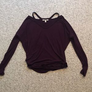 Plum long-sleeved shirt with small collar cut-out